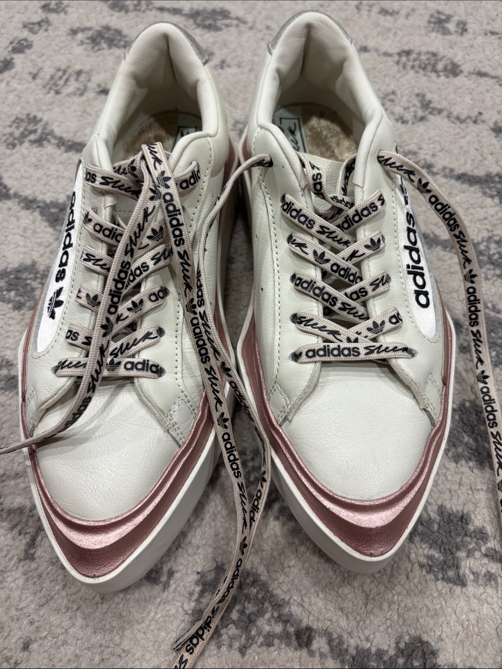 adidas sleek Women’s White & Rose Gold Low-Top Sneakers